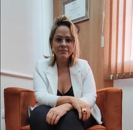 Dra. Adriana Fernandes